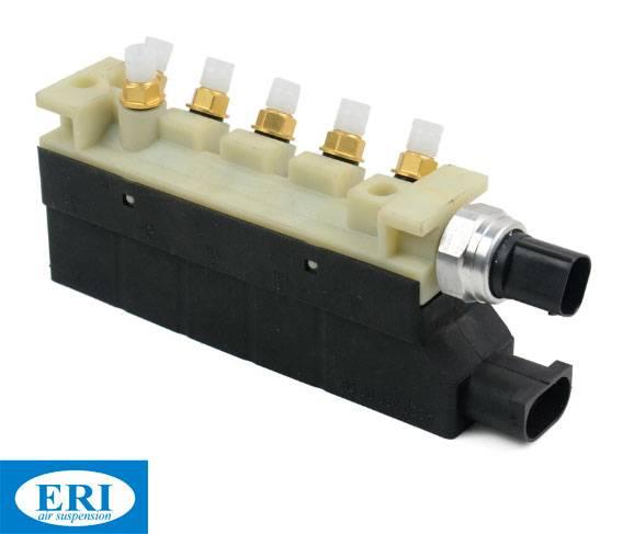 блок клапанов пневмоподвески Mercedes-Benz S-Класс W220 (1998 - 2002), 2203200258 - фото №1