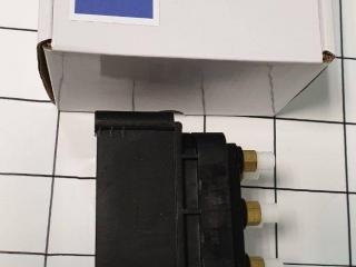 Пневмоподвеска: блок клапанов пневмоподвески Audi, 4E0616005H, 4E0616007, 4E0616007B, 4E0616007D, 4E0616005D, 4E0616005F, 4E0616007A, 4E0616007C, 4E0616007E, 4E0616005E, 4E0616005G
