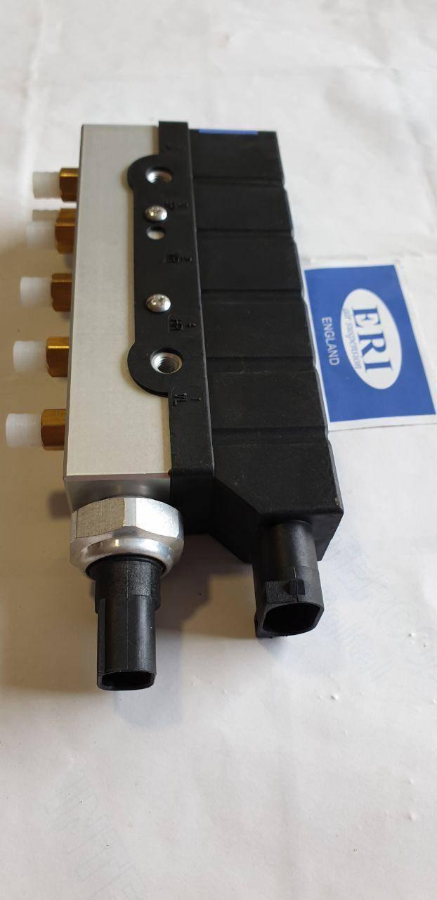 блок клапанов пневмоподвески Mercedes-Benz S-Класс W220 (1998 - 2002), A2203200158, A2203200258 - фото №1